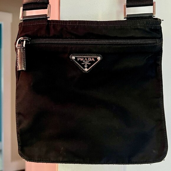 Authentic Prada Tessuto Nylon Crossbody Handbag EUC - Picture 1 of 12